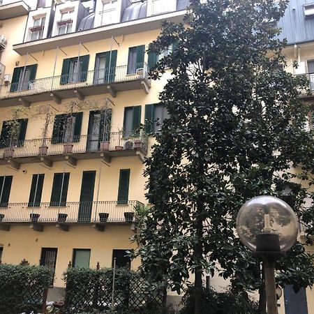 Elegante Stanza Nel Cuore Di Porta Venezia A Milano Buitenkant foto